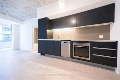 20 Gladstone Avenue 302, Toronto, On M6j 3k6