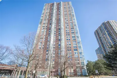 5 Concorde Place 3711, Toronto, On M3c 3m8