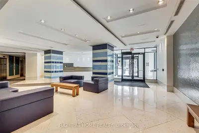 600 Fleet Street 734, Toronto, On M5v 1b7