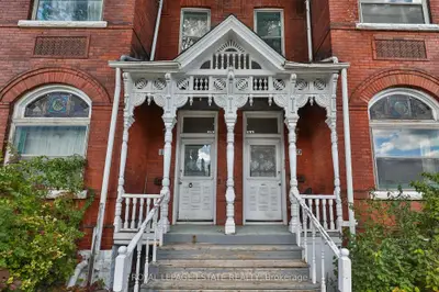 112 Baldwin Street, Toronto, On M5t 1l6