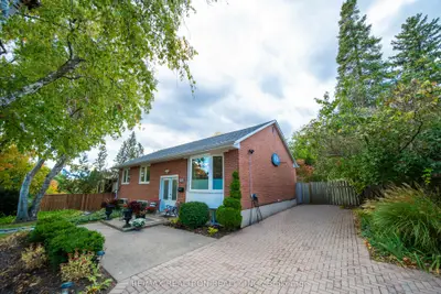 79 Paperbirch Drive, Toronto, On M3c 2e6