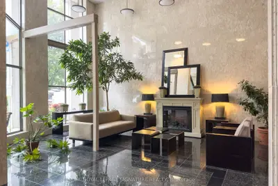 65 Scadding Avenue 722, Toronto, On M5a 4l1