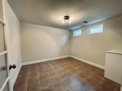 29 Chipping Road Bsmt, Toronto, On M3b 1l2