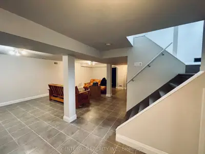 29 Chipping Road Bsmt, Toronto, On M3b 1l2