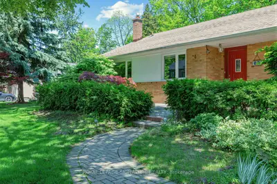 69 Greenland Road, Toronto, On M3c 1n4