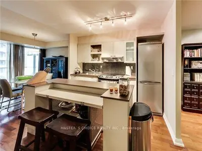 111 Elizabeth Street 1001, Toronto, On M5g 1p7
