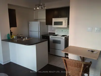 650 Queens Quay W 1817, Toronto, On M5v 3t1