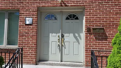 12 Vonda Avenue, Toronto, On M2n 5e7