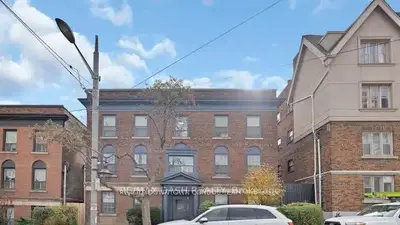 917 St Clair Avenue W 17, Toronto, On M6c 1c7
