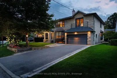 15 Moorehill Drive, Toronto, On M4g 1a3