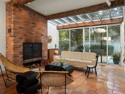10 Wetherfield Place, Toronto, On M3b 2e1