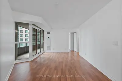 19 Grand Trunk Crescent 801, Toronto, On M5j 3a3