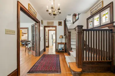 38 Chaplin Crescent, Toronto, On M5p 1a1