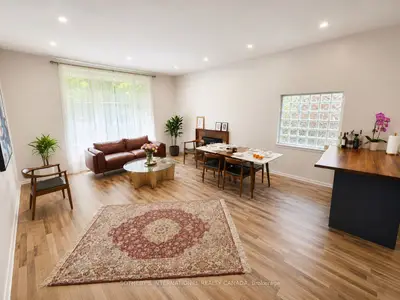 10 Ternhill Crescent, Toronto, On M3c 2e5