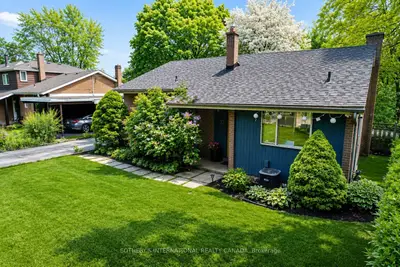 10 Ternhill Crescent, Toronto, On M3c 2e5
