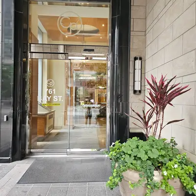 761 Bay Street 714, Toronto, On M5g 2r2