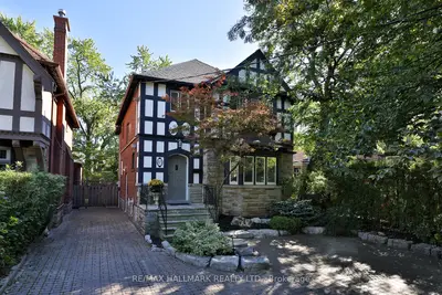 83 Wembley Road, Toronto, On M6c 2g3