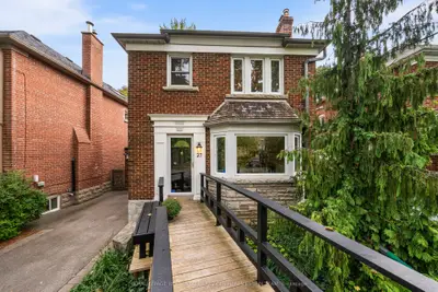 27 Berney Crescent, Toronto, On M4g 3g4