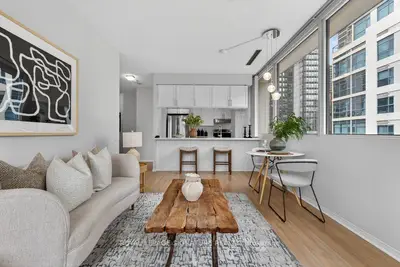 555 Yonge Street 707, Toronto, On M4y 3a6