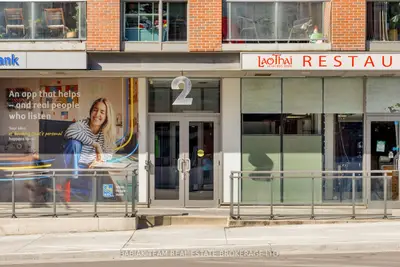 2 Gladstone Avenue 703, Toronto, On M6j 0b2