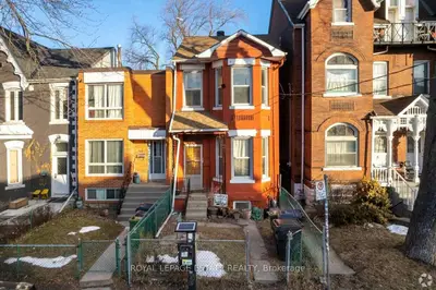 114 Baldwin Street, Toronto, On M5t 1l6