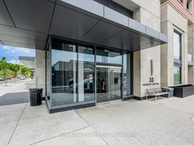33 Frederick Todd Way W 207, Toronto, On M4g 0c9