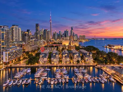 38 Stadium Road 667, Toronto, On M5v 3p4