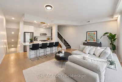 38 Stadium Road 667, Toronto, On M5v 3p4