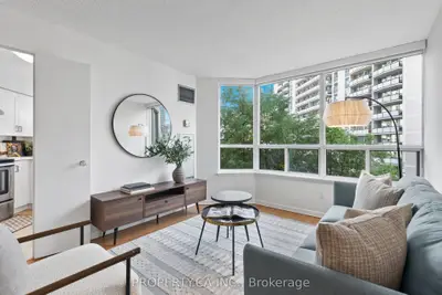 25 Maitland Street 601, Toronto, On M4y 2w1