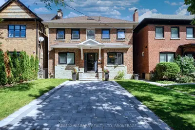 38 Yonge Boulevard, Toronto, On M5m 3g5