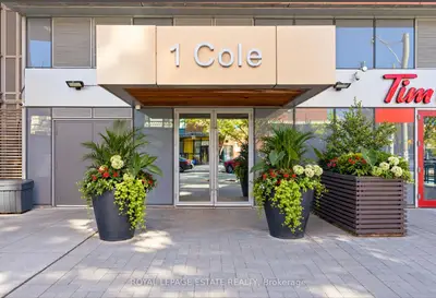 1 Cole Street 504, Toronto, On M5a 4m2