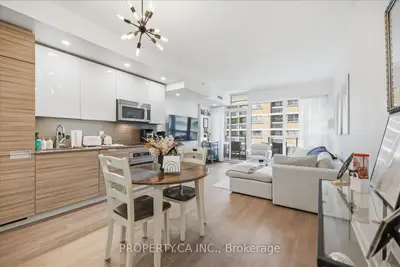 210 Simcoe Street 606, Toronto, On M5t 0a9