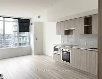 19 Bathurst Street 3015, Toronto, On M6a 2e1