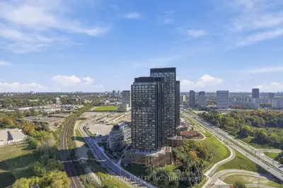 30 Inn On The Park Drive 3006, Toronto, On M3c 0p7