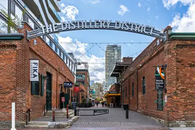 70 Distillery Lane 3006, Toronto, On M5a 0e3