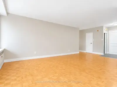 10 Shallmar Boulevard 202, Toronto, On M5n 1j4