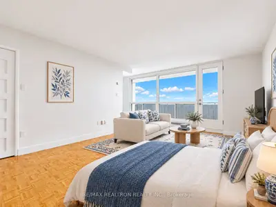 666 Spadina Avenue 2414, Toronto, On M5s 2h8