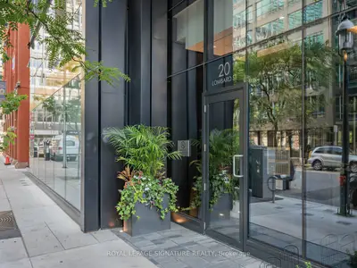 20 Lombard Street 3707, Toronto, On M5c 1m1