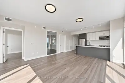 2525 Bathurst Street 1202, Toronto, On M6b 2y9