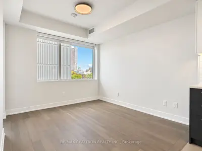 664 Spadina Avenue 505, Toronto, On M5s 2h7
