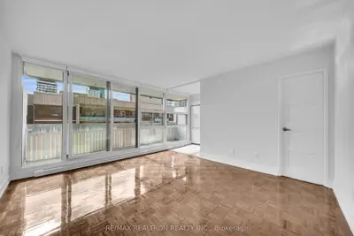 33 Isabella Street 415, Toronto, On M4y 2p7