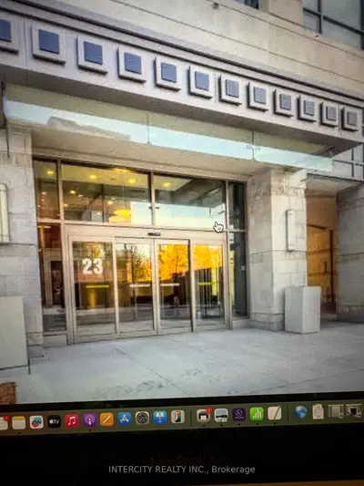 23 Glebe Road W 1018, Toronto, On M5p 0a1