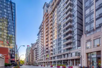 250 Wellington Street W 127, Toronto, On M5j 2h7