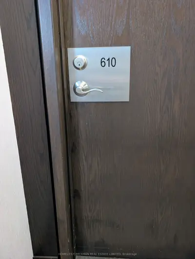 30 Greenfield Avenue 610, Toronto, On M2n 6n3