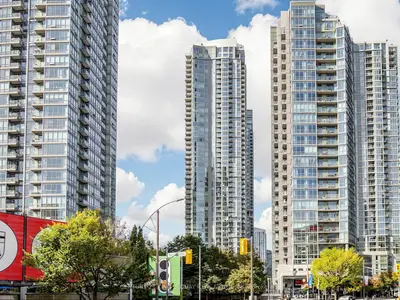 35 Mariner Terrace 1502, Toronto, On M5v 3v9