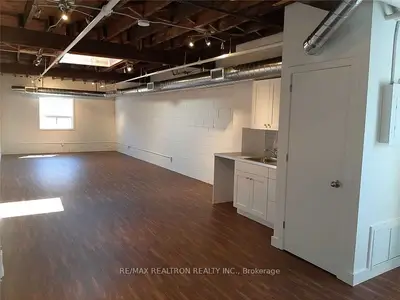 135 Tecumseth Street 9b2, Toronto, On M6j 2h2