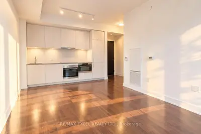 158 Front Street E 1917, Toronto, On M5a 0k9