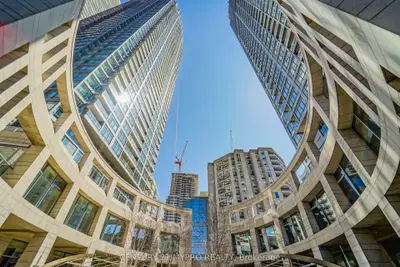 2191 Yonge Street 2707, Toronto, On M4h 3s8