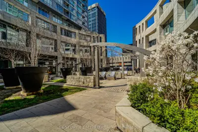 2191 Yonge Street 2707, Toronto, On M4h 3s8