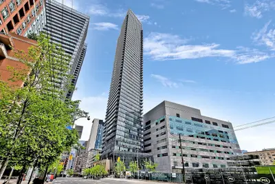 832 Bay Street 204, Toronto, On M5s 1z6